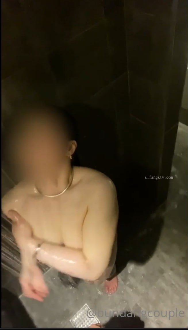 老伦熟女一区二区三区0506蓝色贝壳户外啪啪露出被大妈发现